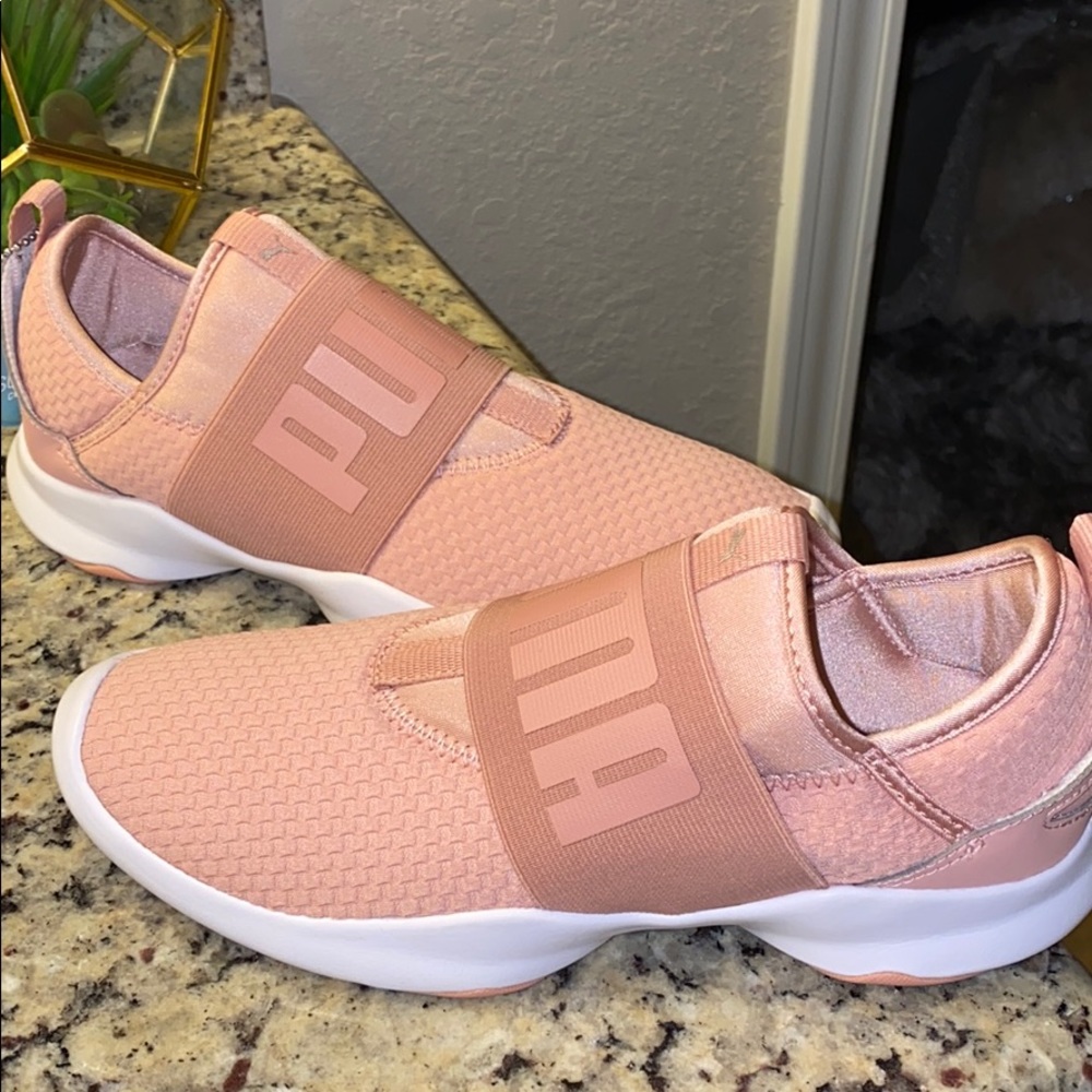 Puma Sneakers